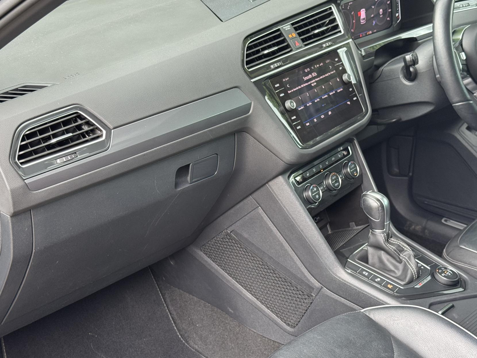 Volkswagen Tiguan 2.0 TSI R-Line Tech SUV 5dr Petrol DSG 4Motion Euro 6 (s/s) (190 ps)