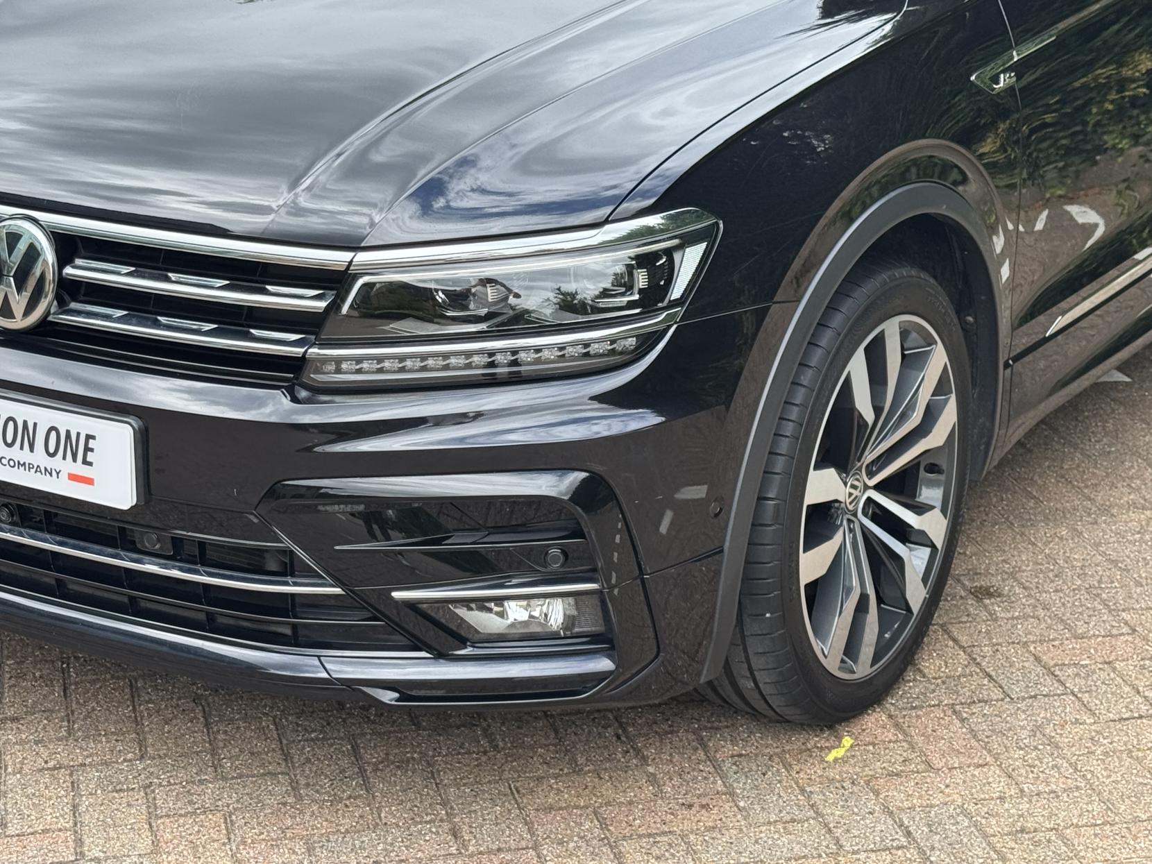 Volkswagen Tiguan 2.0 TSI R-Line Tech SUV 5dr Petrol DSG 4Motion Euro 6 (s/s) (190 ps)