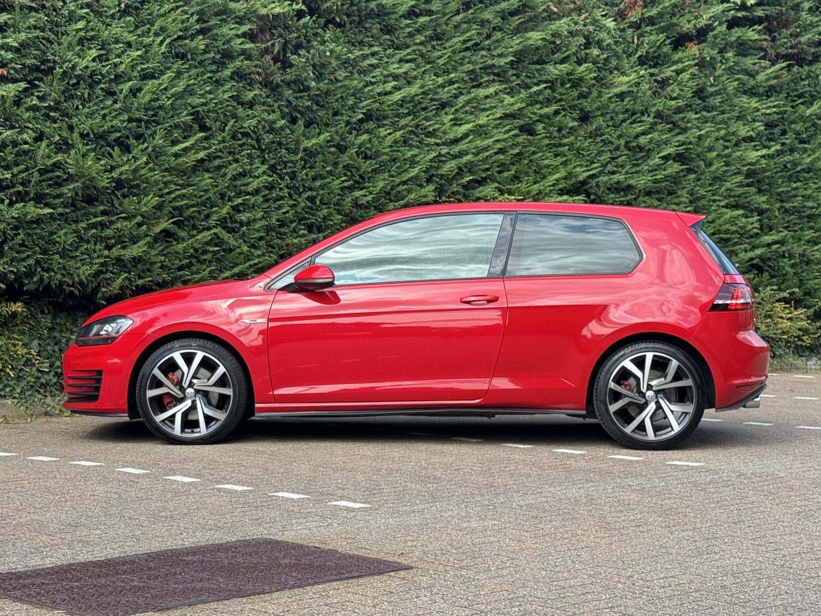 Volkswagen Golf 2.0 TSI BlueMotion Tech GTI Hatchback 3dr Petrol Manual Euro 6 (s/s) (220 ps)