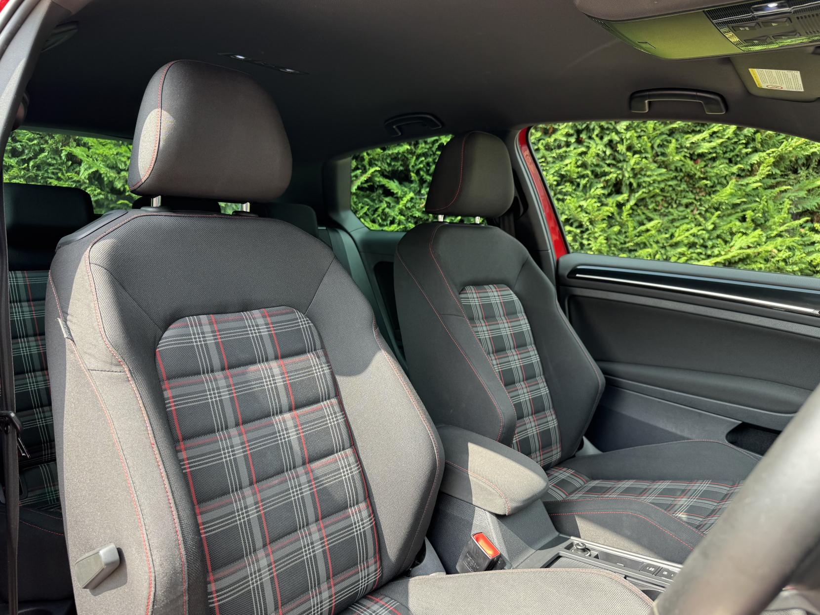 Volkswagen Golf 2.0 TSI BlueMotion Tech GTI Hatchback 3dr Petrol Manual Euro 6 (s/s) (220 ps)