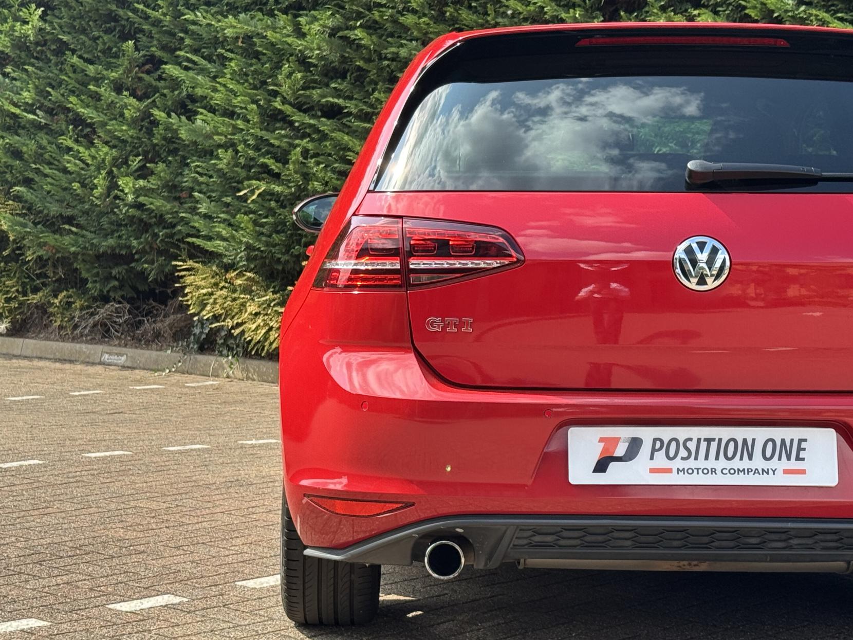 Volkswagen Golf 2.0 TSI BlueMotion Tech GTI Hatchback 3dr Petrol Manual Euro 6 (s/s) (220 ps)