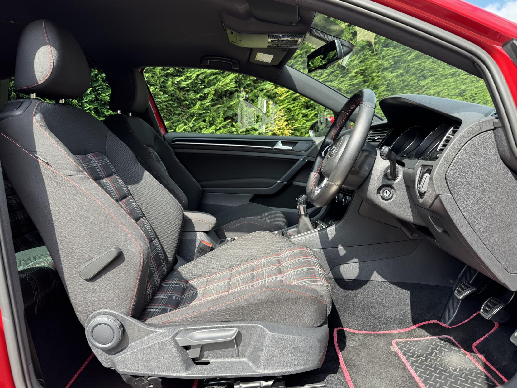 Volkswagen Golf 2.0 TSI BlueMotion Tech GTI Hatchback 3dr Petrol Manual Euro 6 (s/s) (220 ps)