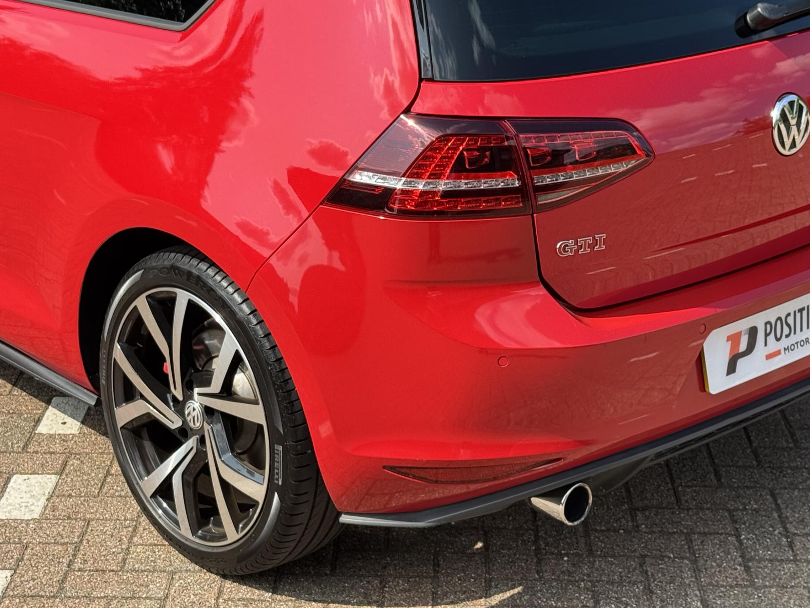 Volkswagen Golf 2.0 TSI BlueMotion Tech GTI Hatchback 3dr Petrol Manual Euro 6 (s/s) (220 ps)
