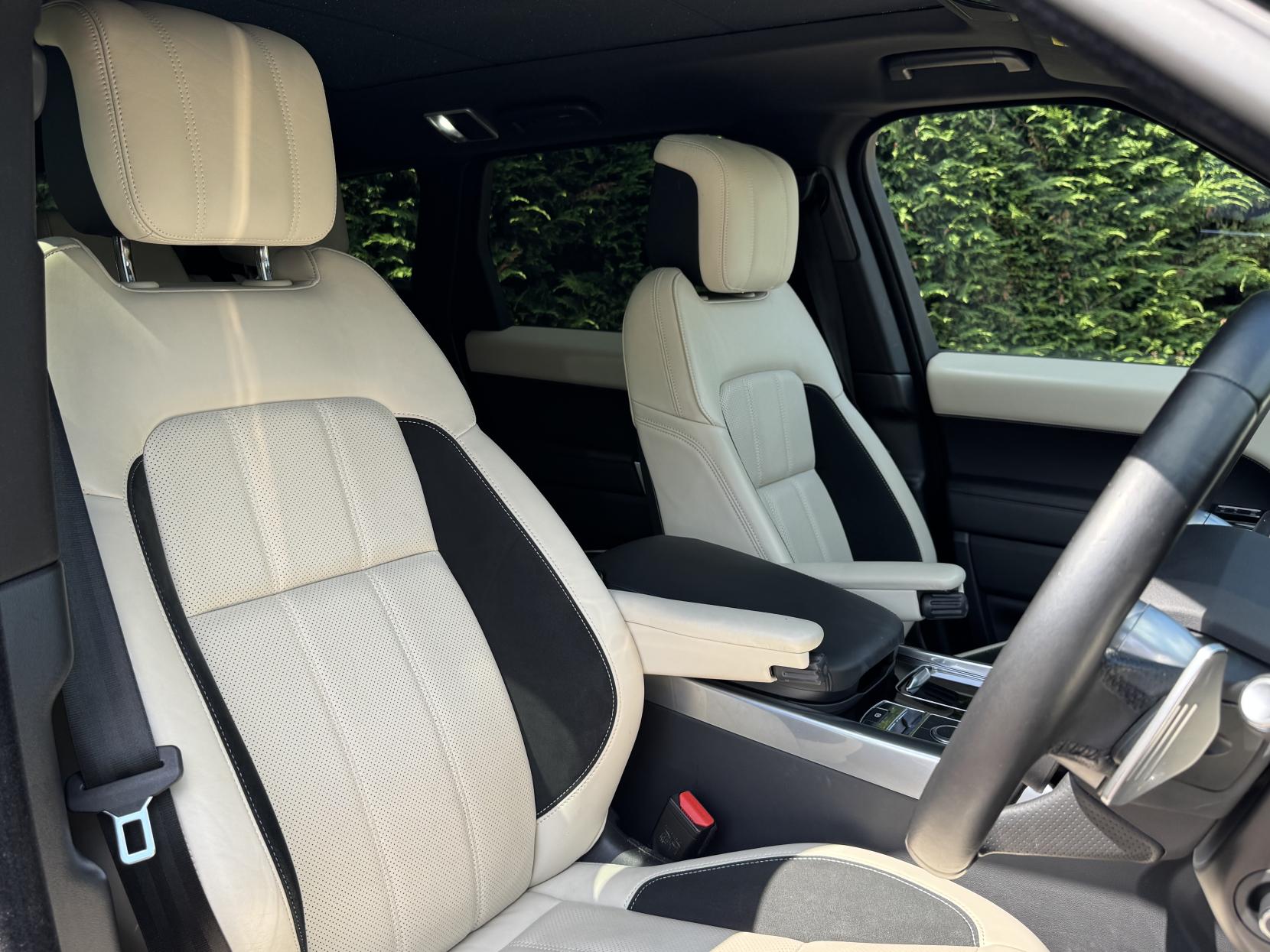 Land Rover Range Rover Sport 2.0 P400e 13.1kWh HSE GPF Dynamic SUV 5dr Petrol Plug-in Hybrid Auto 4WD Euro 6 (s/s) (404 ps)