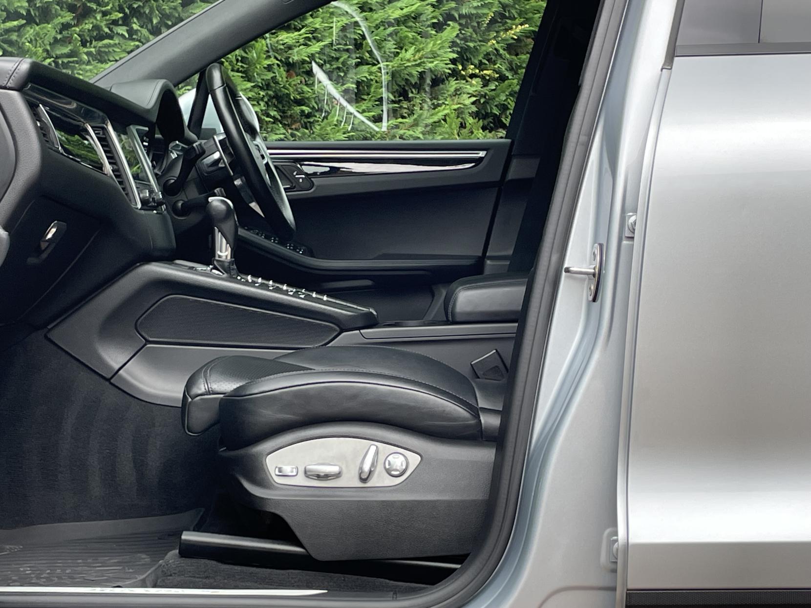 Porsche Macan 3.0 V6 S SUV 5dr Petrol PDK 4WD Euro 6 (s/s) (340 ps)