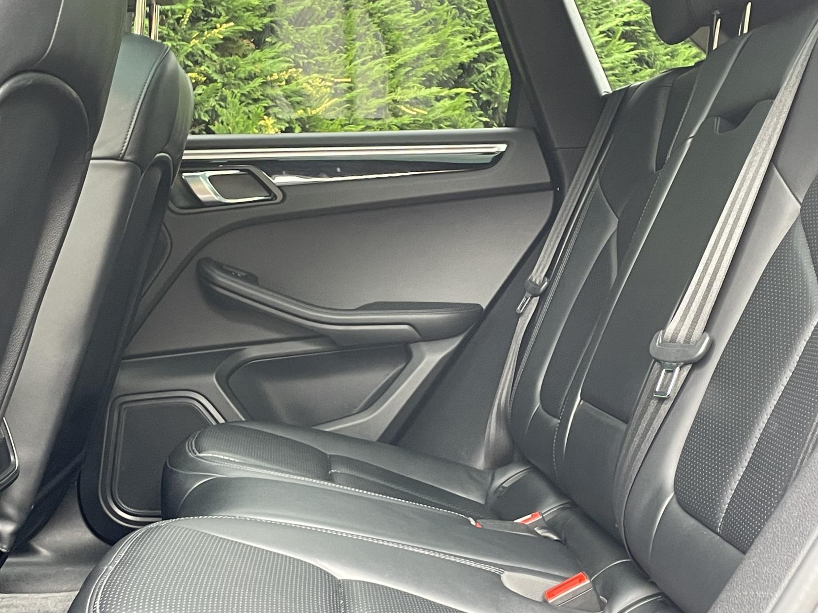 Porsche Macan 3.0 V6 S SUV 5dr Petrol PDK 4WD Euro 6 (s/s) (340 ps)