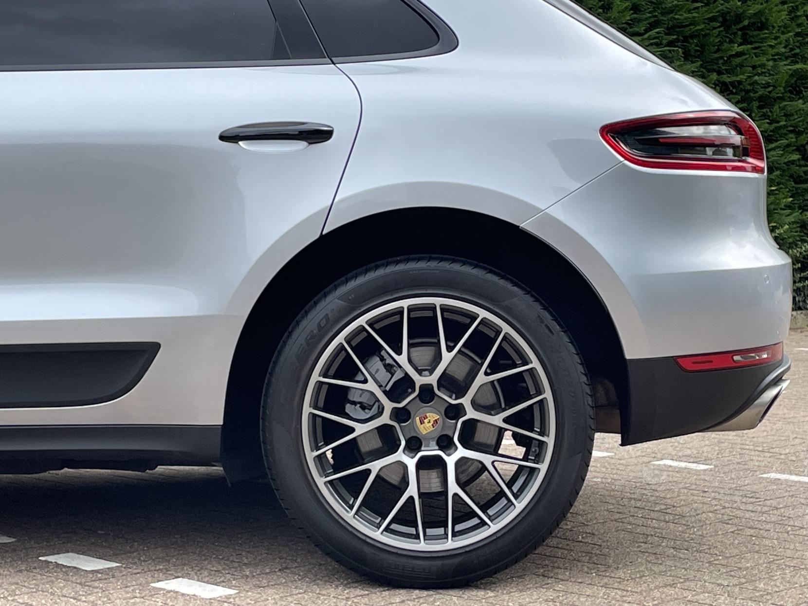 Porsche Macan 3.0 V6 S SUV 5dr Petrol PDK 4WD Euro 6 (s/s) (340 ps)