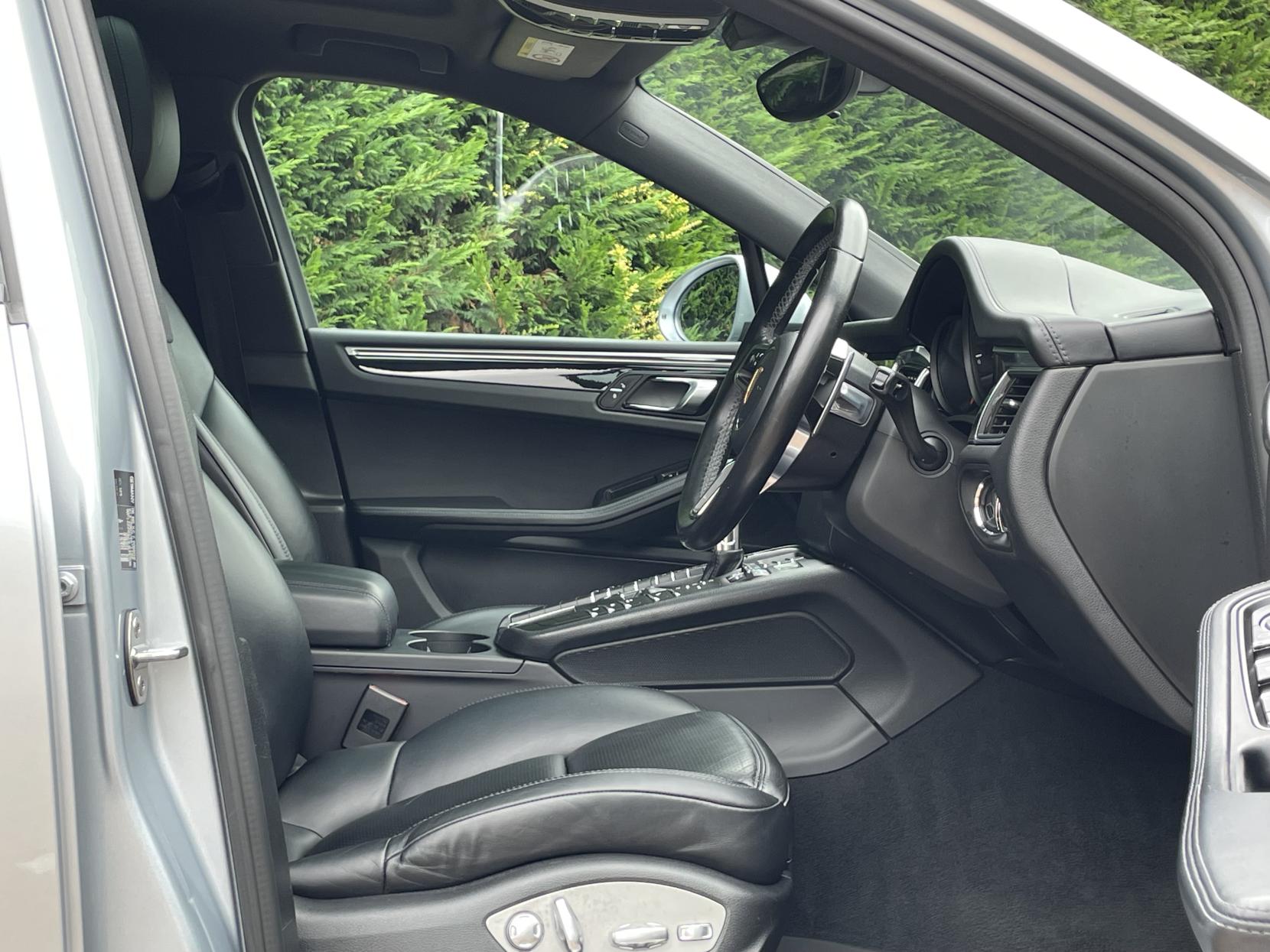Porsche Macan 3.0 V6 S SUV 5dr Petrol PDK 4WD Euro 6 (s/s) (340 ps)