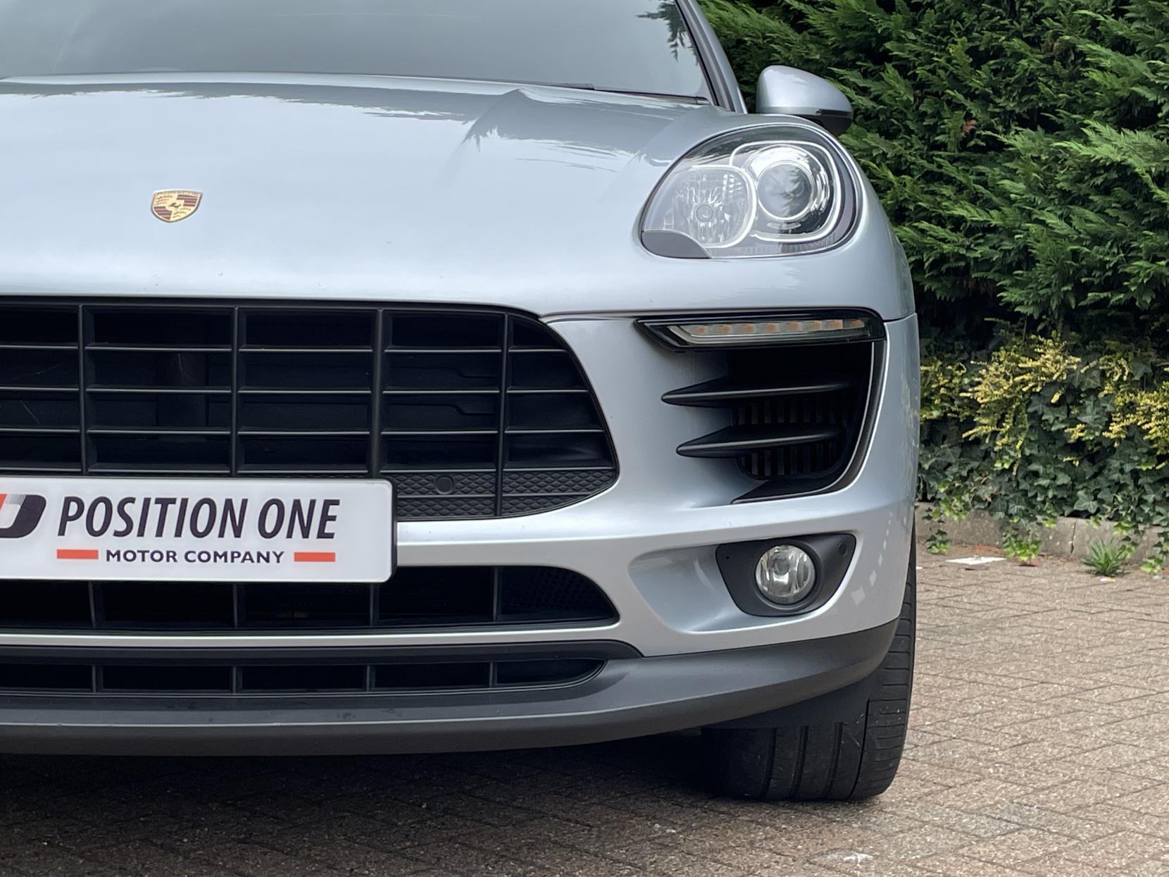 Porsche Macan 3.0 V6 S SUV 5dr Petrol PDK 4WD Euro 6 (s/s) (340 ps)