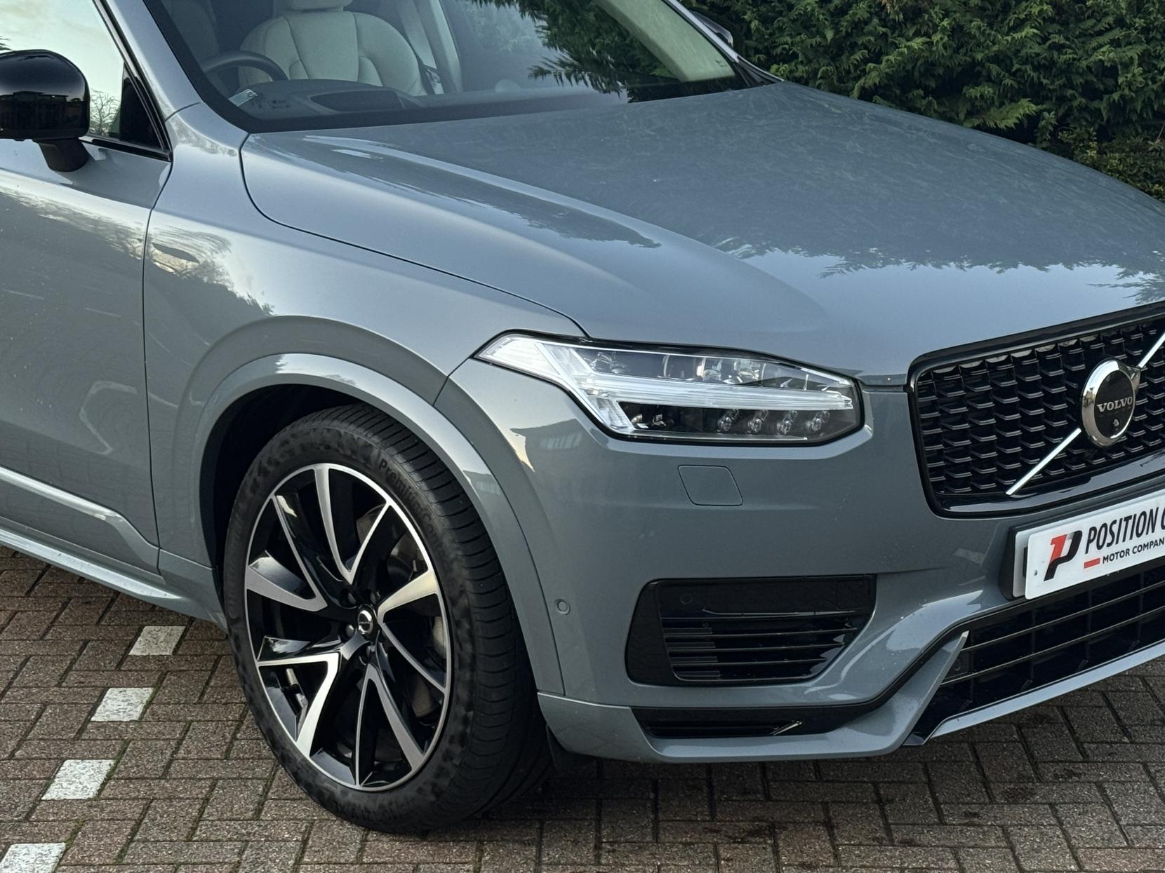 Volvo XC90 2.0h T8 Recharge 18.8kWh Ultimate Dark SUV 5dr Petrol Plug-in Hybrid Auto 4WD Euro 6 (s/s) (455 ps)