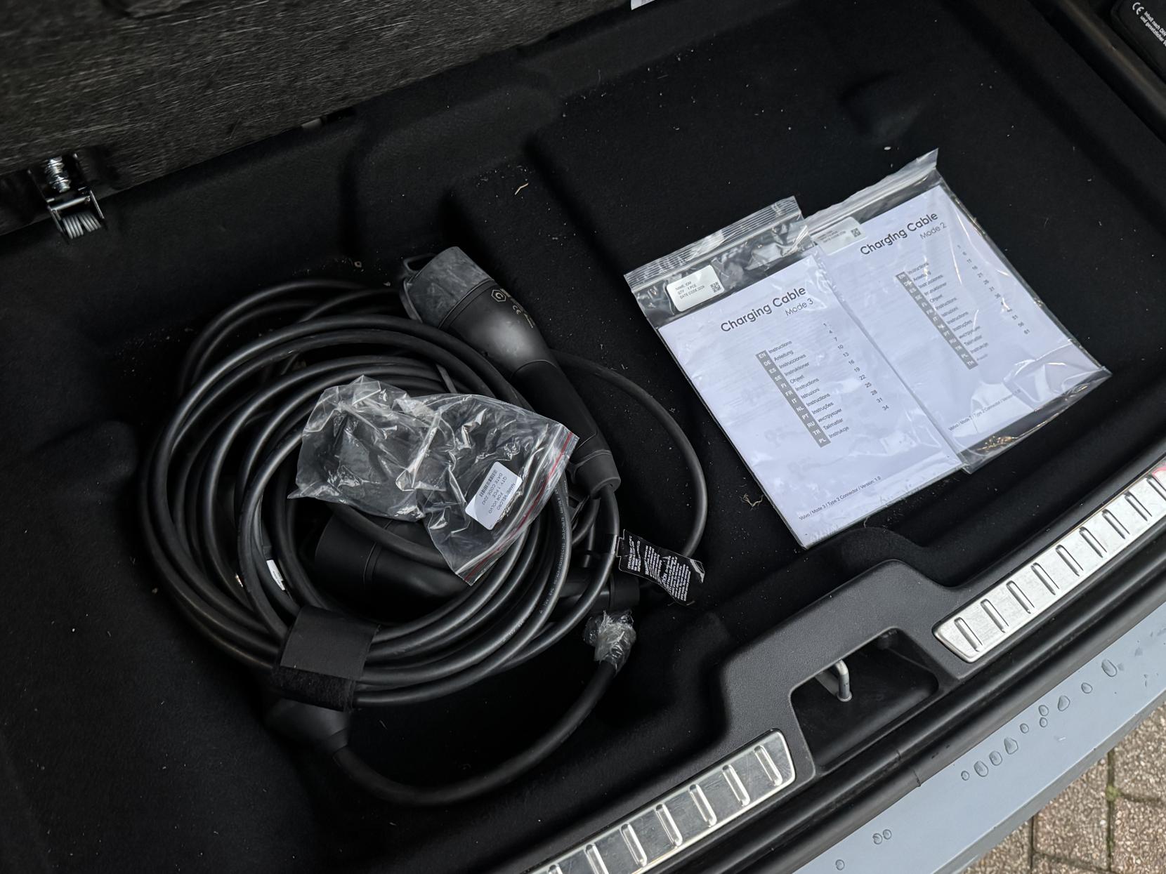 Volvo XC90 2.0h T8 Recharge 18.8kWh Ultimate Dark SUV 5dr Petrol Plug-in Hybrid Auto 4WD Euro 6 (s/s) (455 ps)