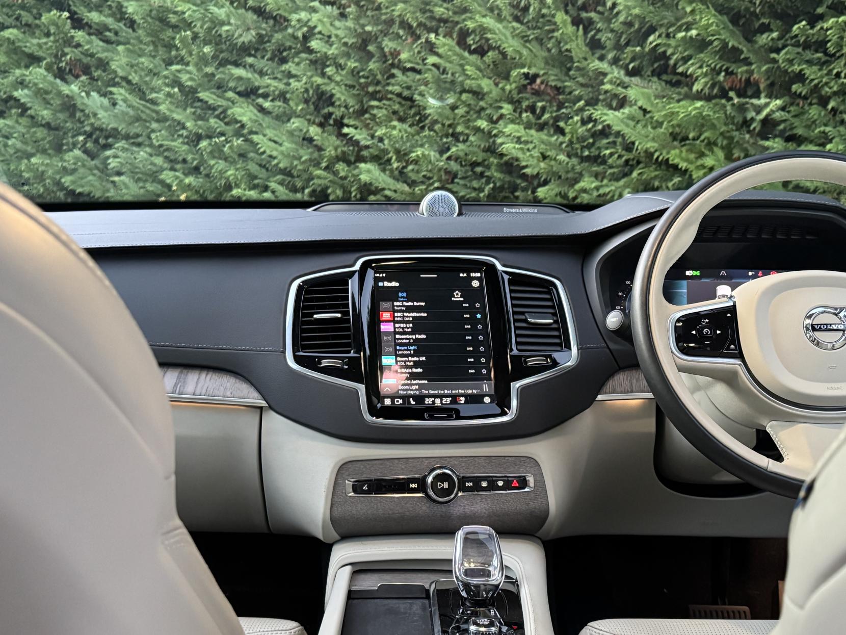 Volvo XC90 2.0h T8 Recharge 18.8kWh Ultimate Dark SUV 5dr Petrol Plug-in Hybrid Auto 4WD Euro 6 (s/s) (455 ps)