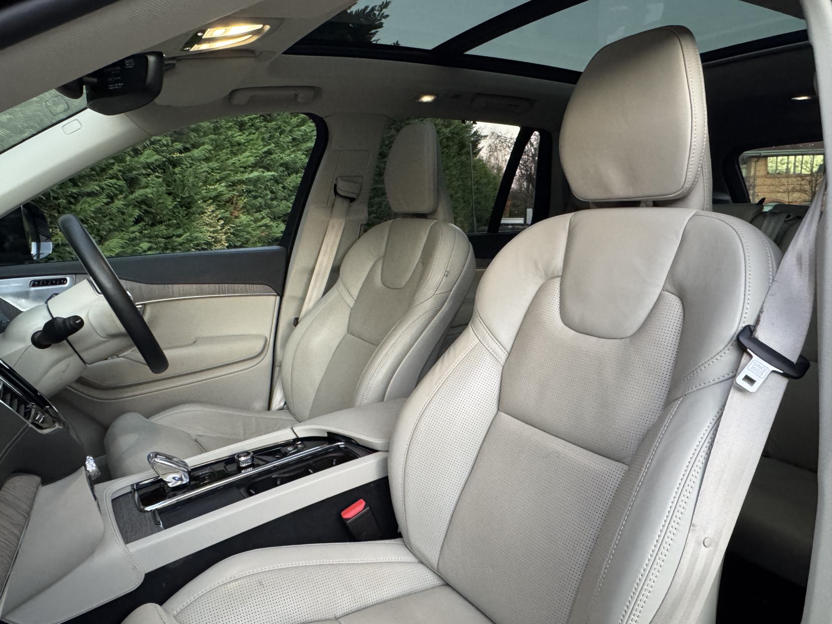 Volvo XC90 2.0h T8 Recharge 18.8kWh Ultimate Dark SUV 5dr Petrol Plug-in Hybrid Auto 4WD Euro 6 (s/s) (455 ps)