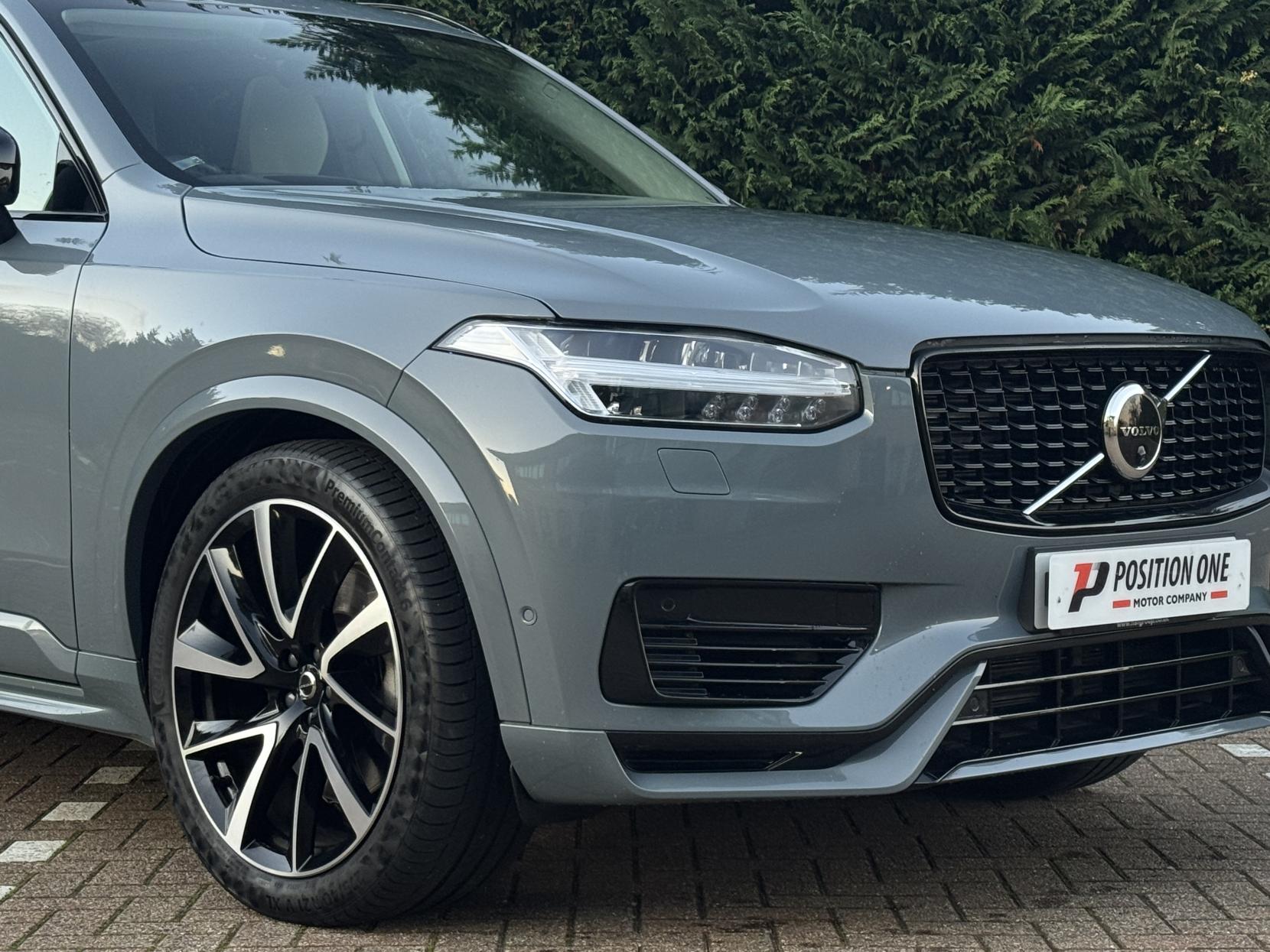 Volvo XC90 2.0h T8 Recharge 18.8kWh Ultimate Dark SUV 5dr Petrol Plug-in Hybrid Auto 4WD Euro 6 (s/s) (455 ps)