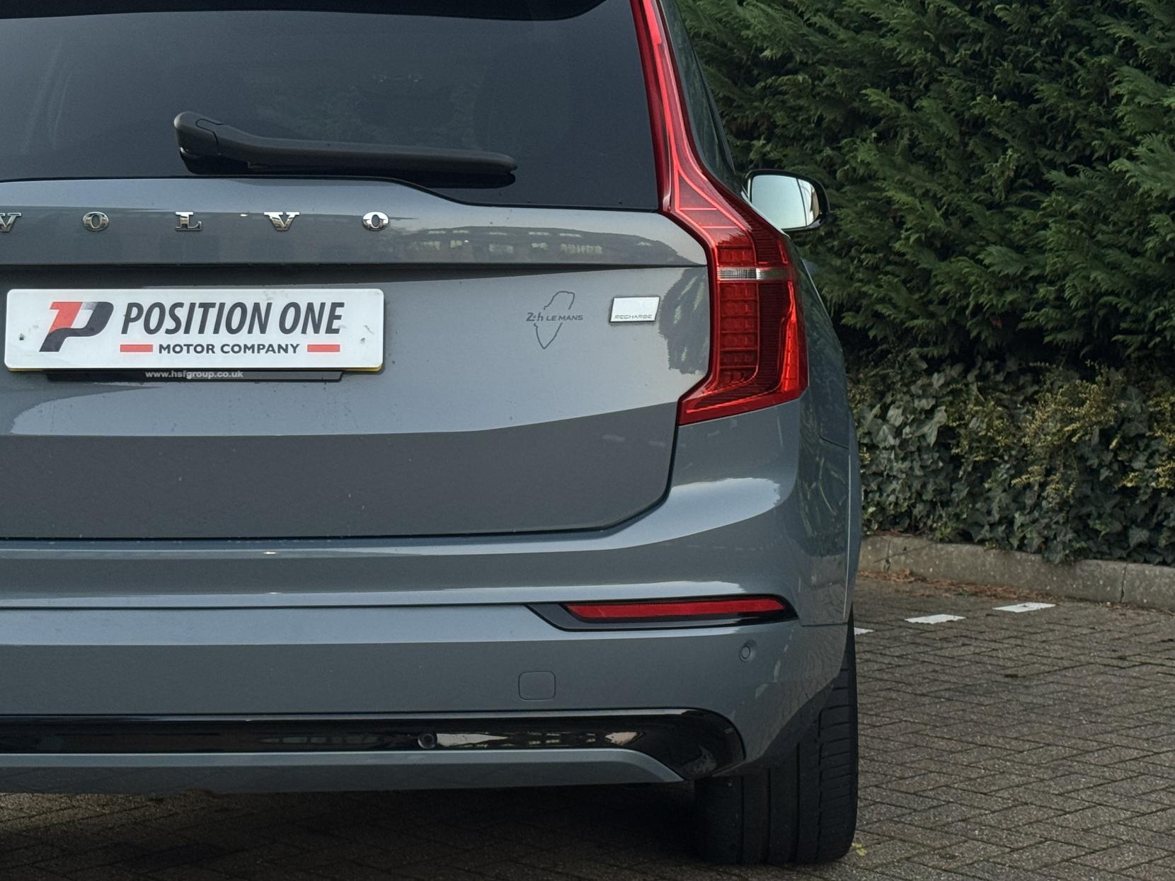 Volvo XC90 2.0h T8 Recharge 18.8kWh Ultimate Dark SUV 5dr Petrol Plug-in Hybrid Auto 4WD Euro 6 (s/s) (455 ps)