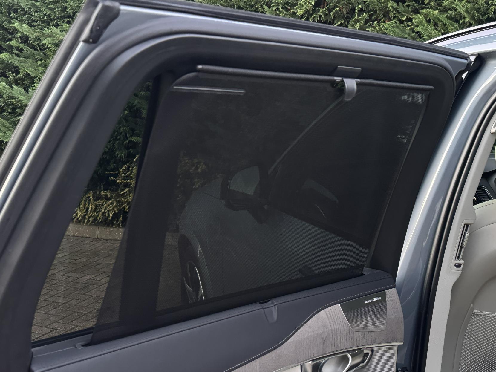 Volvo XC90 2.0h T8 Recharge 18.8kWh Ultimate Dark SUV 5dr Petrol Plug-in Hybrid Auto 4WD Euro 6 (s/s) (455 ps)