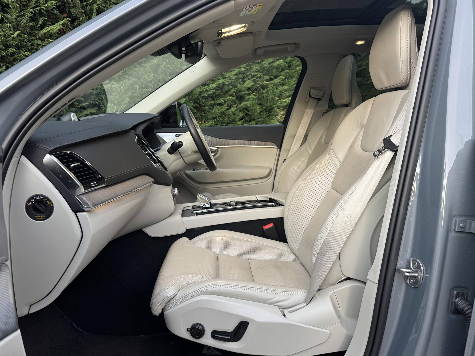 Volvo XC90 2.0h T8 Recharge 18.8kWh Ultimate Dark SUV 5dr Petrol Plug-in Hybrid Auto 4WD Euro 6 (s/s) (455 ps)