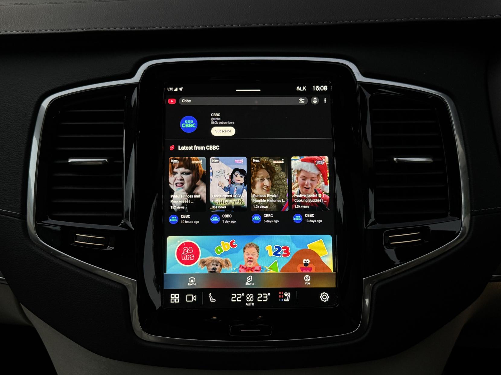 Volvo XC90 2.0h T8 Recharge 18.8kWh Ultimate Dark SUV 5dr Petrol Plug-in Hybrid Auto 4WD Euro 6 (s/s) (455 ps)