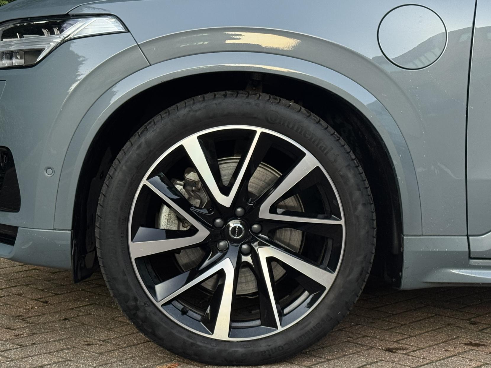 Volvo XC90 2.0h T8 Recharge 18.8kWh Ultimate Dark SUV 5dr Petrol Plug-in Hybrid Auto 4WD Euro 6 (s/s) (455 ps)