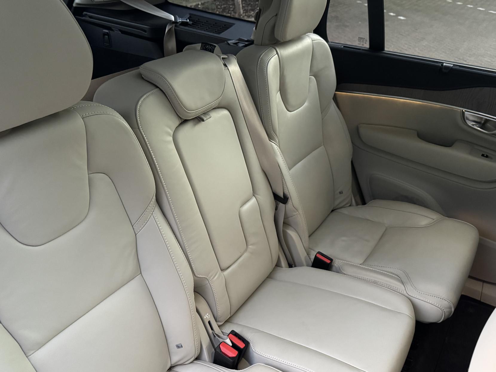 Volvo XC90 2.0h T8 Recharge 18.8kWh Ultimate Dark SUV 5dr Petrol Plug-in Hybrid Auto 4WD Euro 6 (s/s) (455 ps)