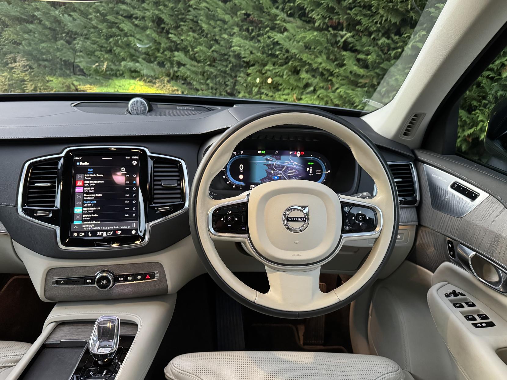 Volvo XC90 2.0h T8 Recharge 18.8kWh Ultimate Dark SUV 5dr Petrol Plug-in Hybrid Auto 4WD Euro 6 (s/s) (455 ps)