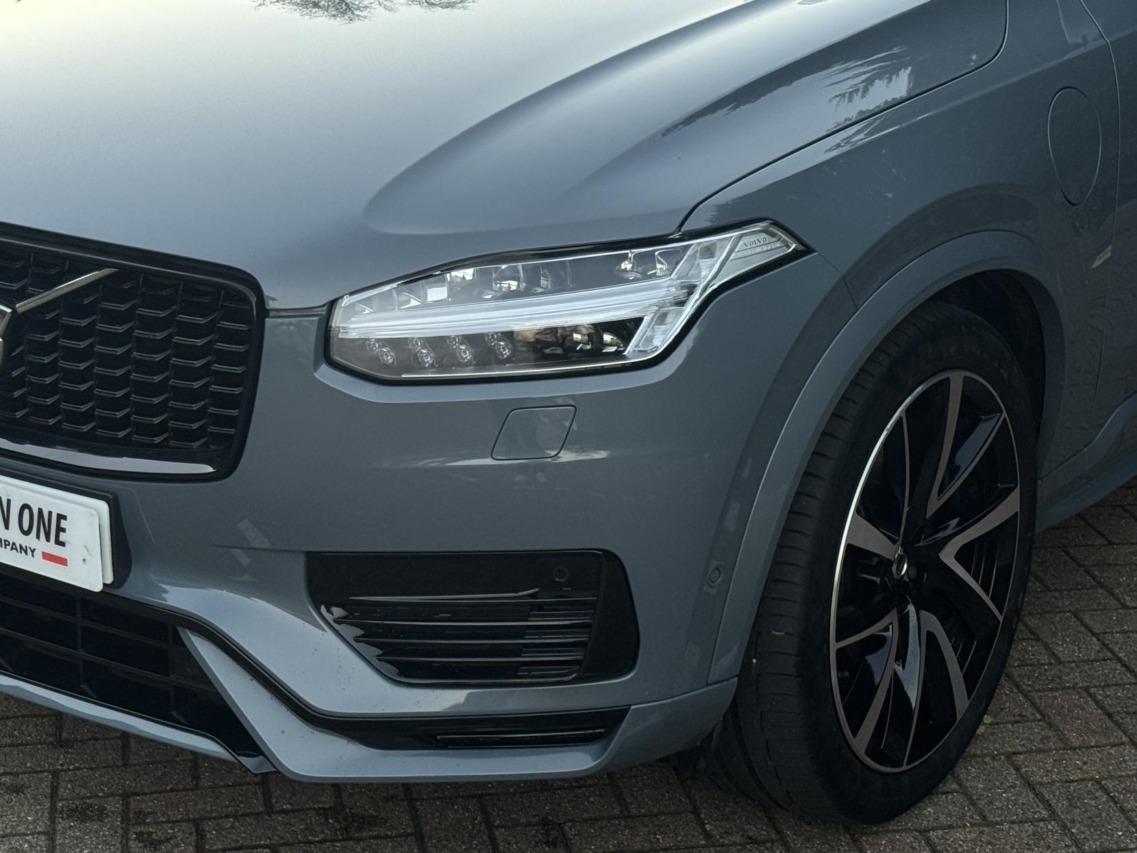 Volvo XC90 2.0h T8 Recharge 18.8kWh Ultimate Dark SUV 5dr Petrol Plug-in Hybrid Auto 4WD Euro 6 (s/s) (455 ps)