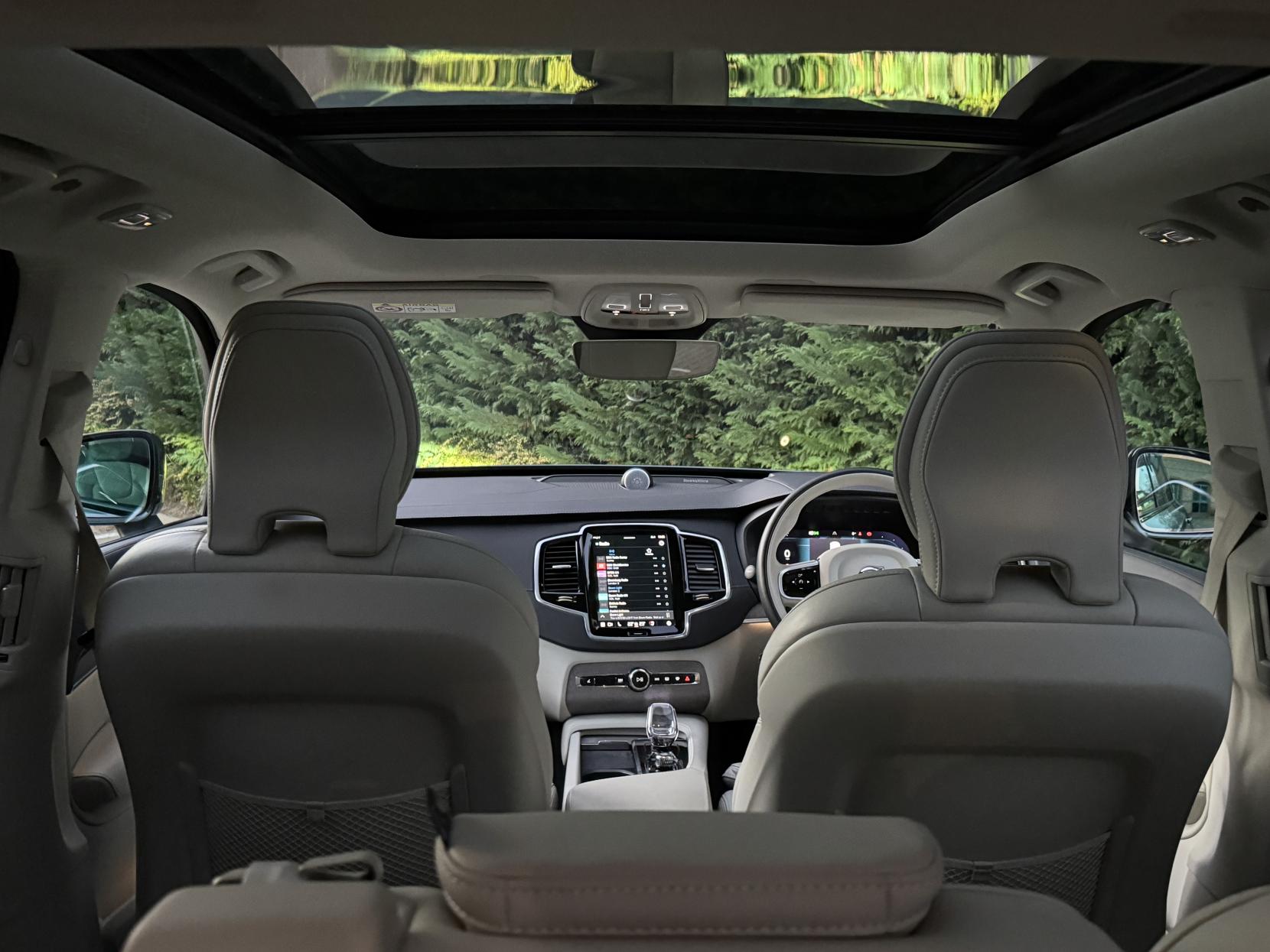 Volvo XC90 2.0h T8 Recharge 18.8kWh Ultimate Dark SUV 5dr Petrol Plug-in Hybrid Auto 4WD Euro 6 (s/s) (455 ps)