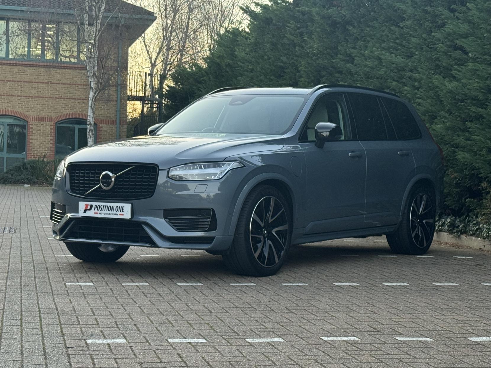 Volvo XC90 2.0h T8 Recharge 18.8kWh Ultimate Dark SUV 5dr Petrol Plug-in Hybrid Auto 4WD Euro 6 (s/s) (455 ps)