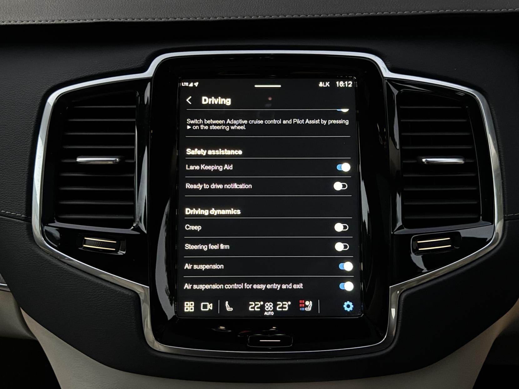 Volvo XC90 2.0h T8 Recharge 18.8kWh Ultimate Dark SUV 5dr Petrol Plug-in Hybrid Auto 4WD Euro 6 (s/s) (455 ps)