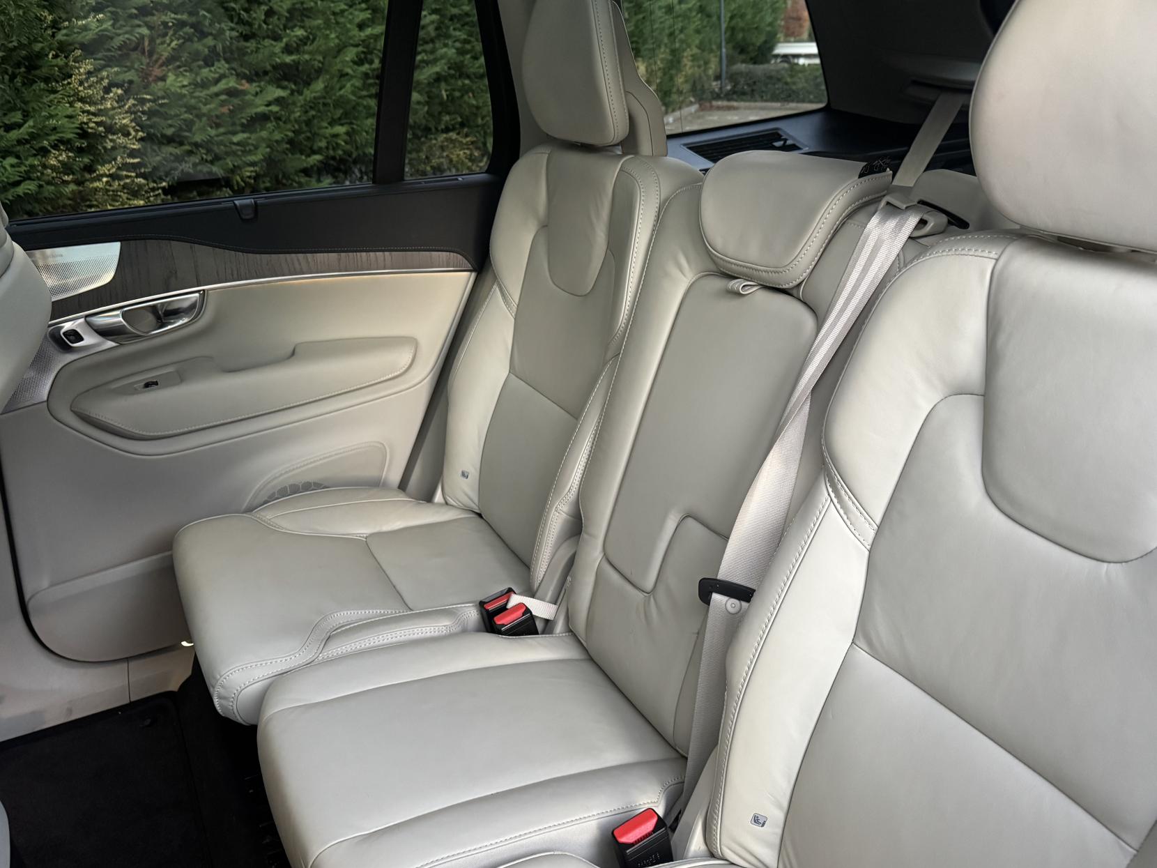 Volvo XC90 2.0h T8 Recharge 18.8kWh Ultimate Dark SUV 5dr Petrol Plug-in Hybrid Auto 4WD Euro 6 (s/s) (455 ps)