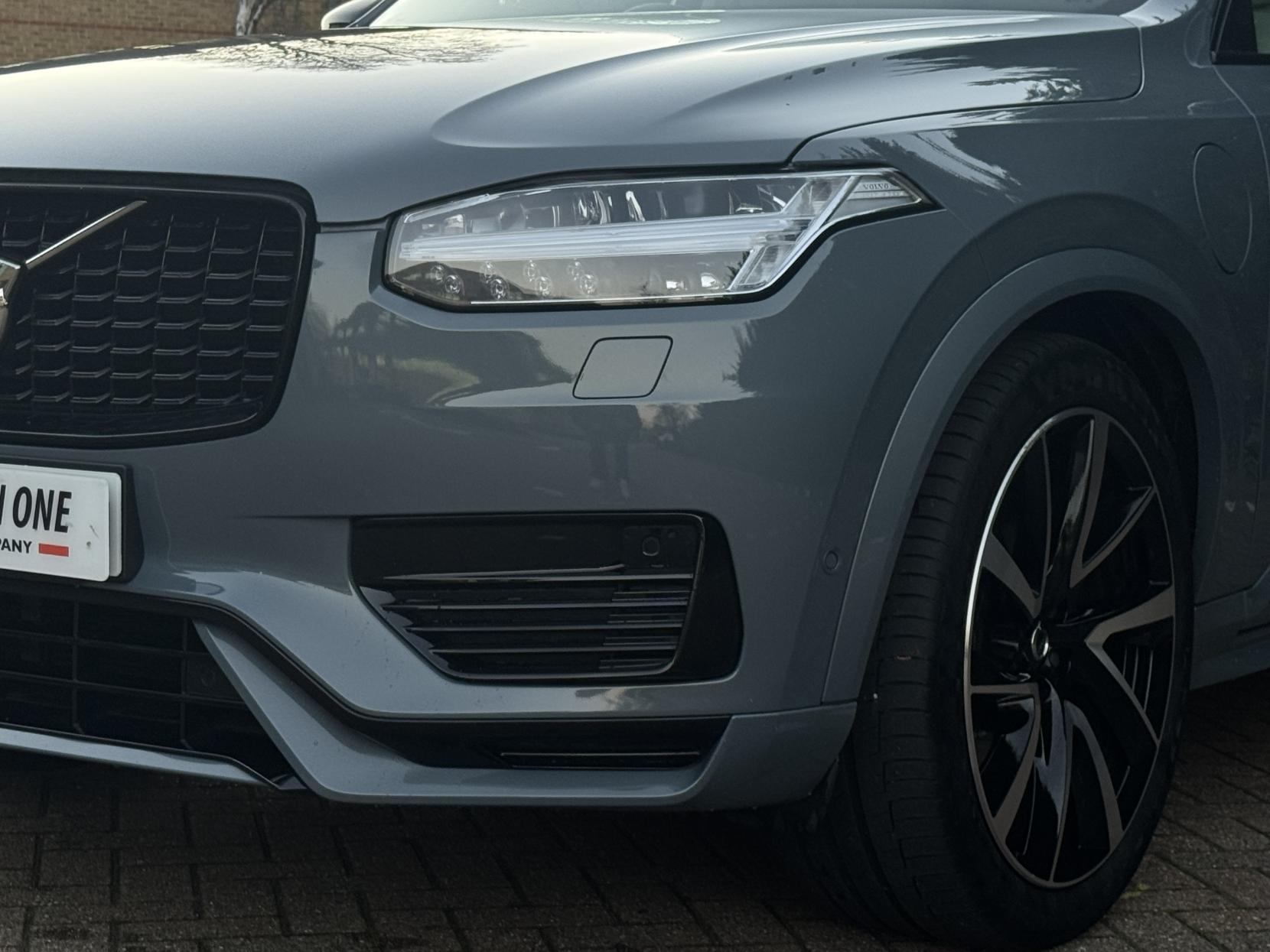 Volvo XC90 2.0h T8 Recharge 18.8kWh Ultimate Dark SUV 5dr Petrol Plug-in Hybrid Auto 4WD Euro 6 (s/s) (455 ps)