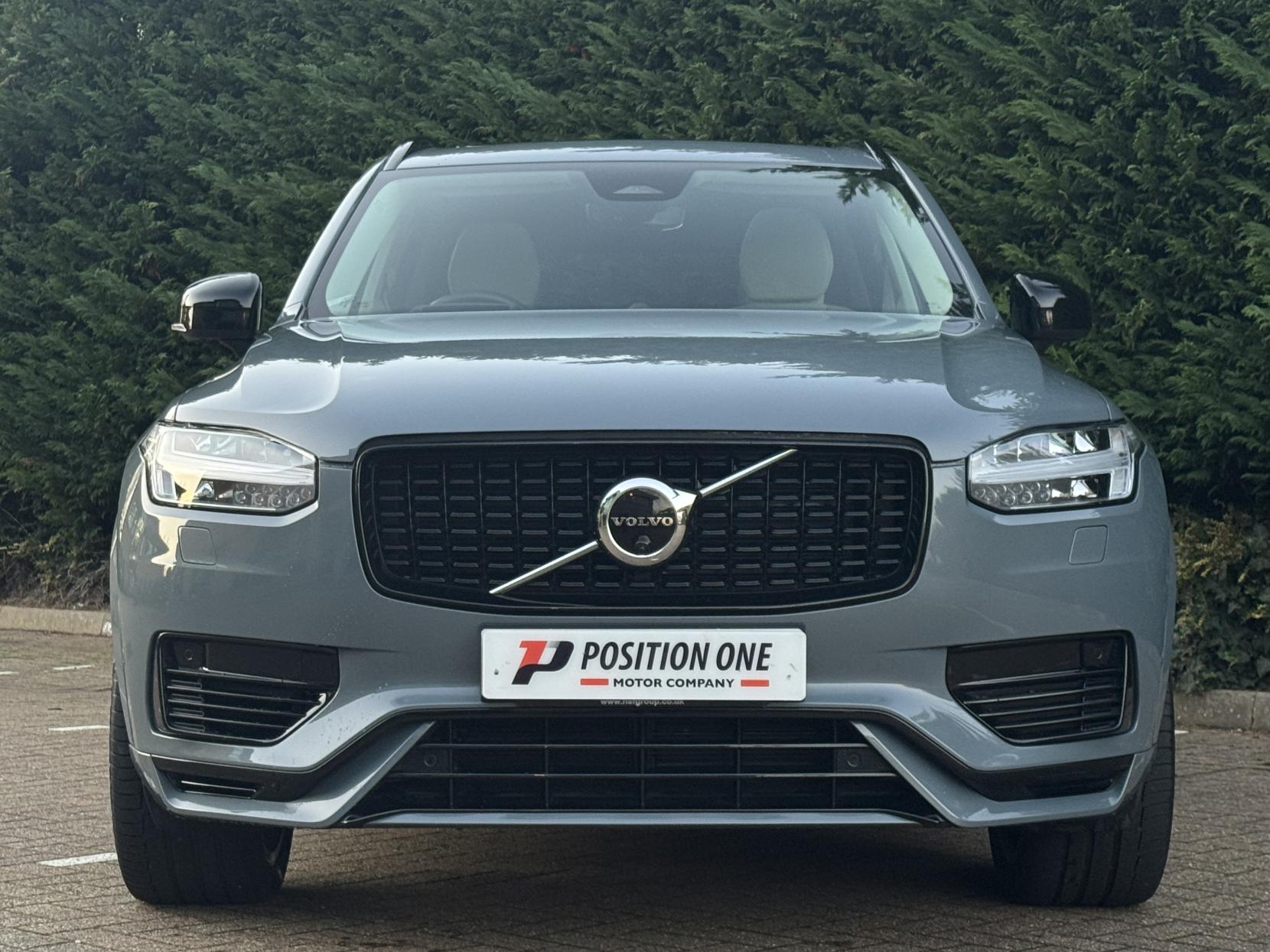 Volvo XC90 2.0h T8 Recharge 18.8kWh Ultimate Dark SUV 5dr Petrol Plug-in Hybrid Auto 4WD Euro 6 (s/s) (455 ps)