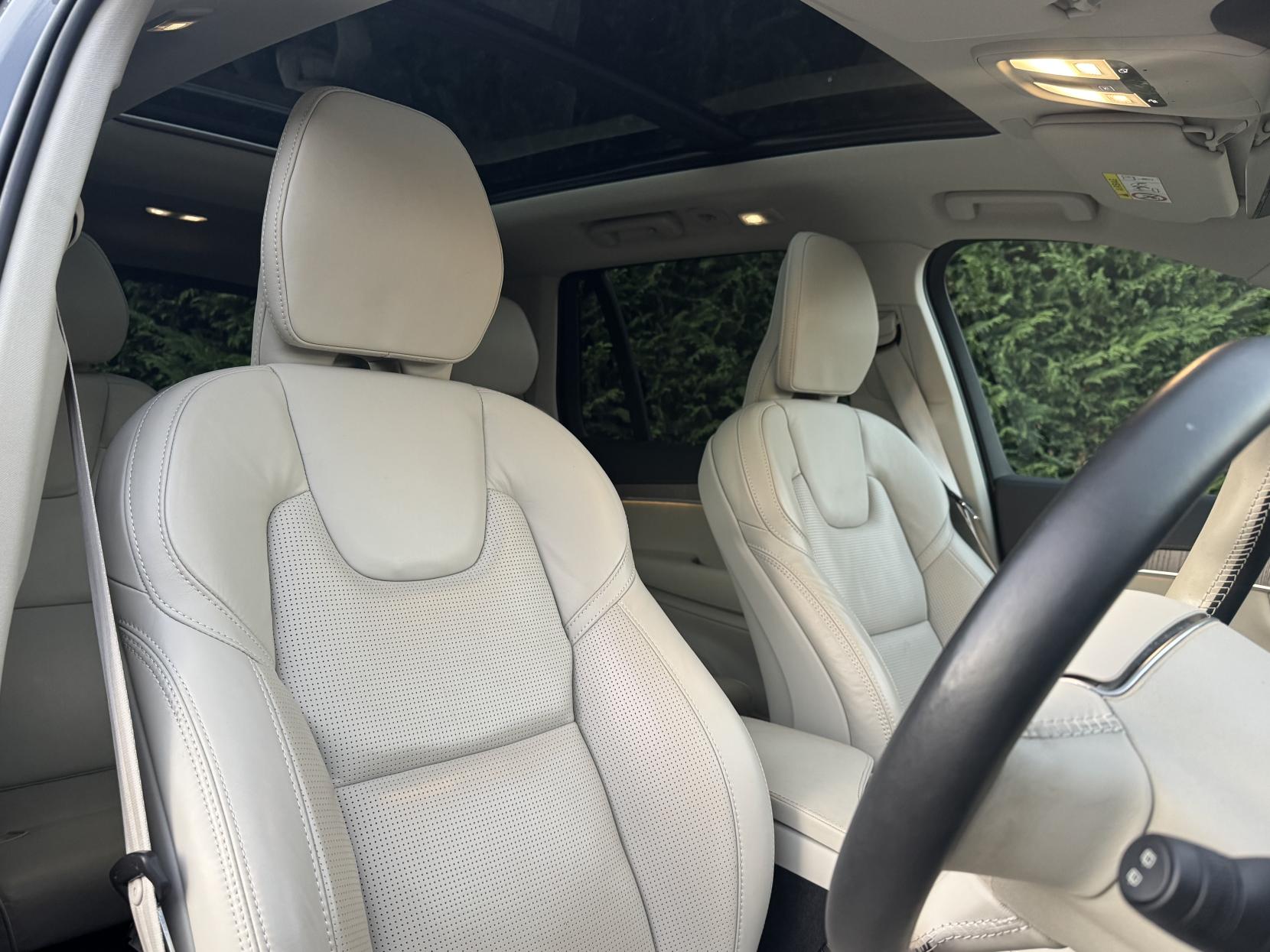 Volvo XC90 2.0h T8 Recharge 18.8kWh Ultimate Dark SUV 5dr Petrol Plug-in Hybrid Auto 4WD Euro 6 (s/s) (455 ps)