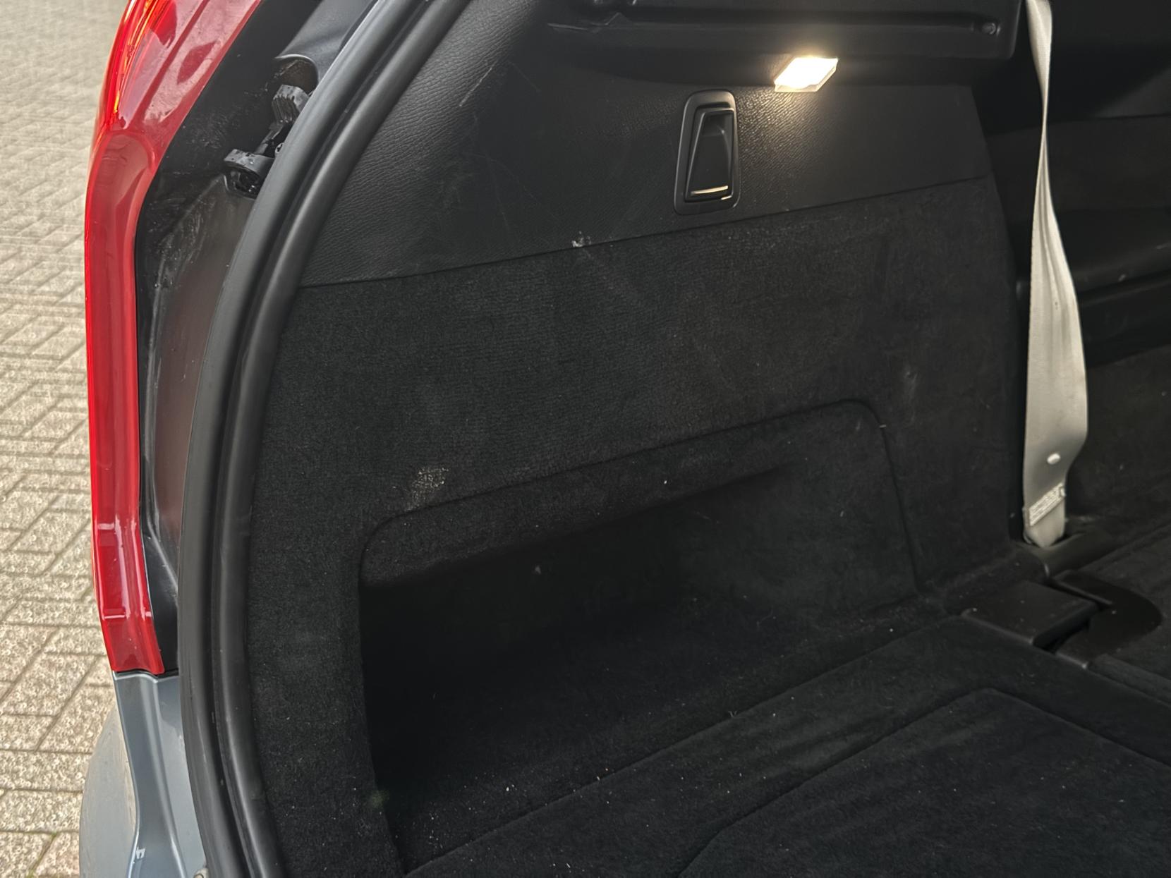 Volvo XC90 2.0h T8 Recharge 18.8kWh Ultimate Dark SUV 5dr Petrol Plug-in Hybrid Auto 4WD Euro 6 (s/s) (455 ps)