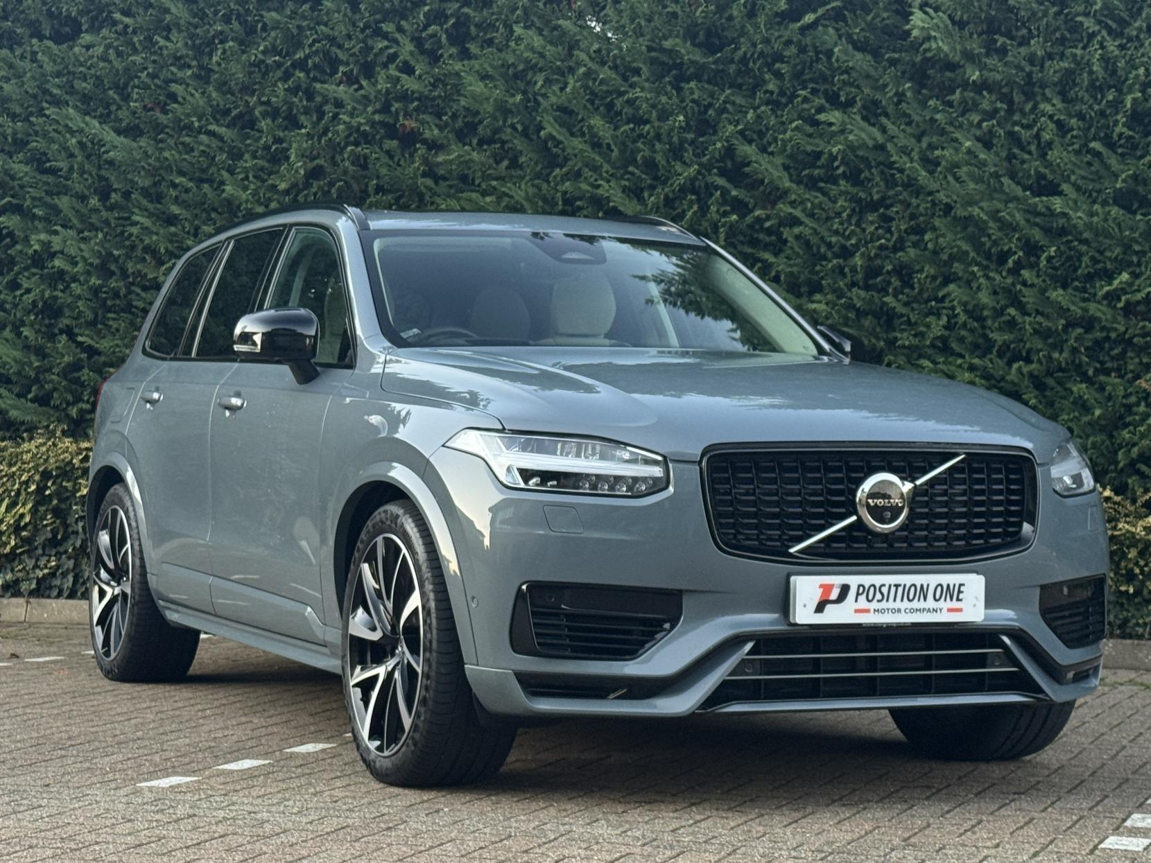 Volvo XC90 2.0h T8 Recharge 18.8kWh Ultimate Dark SUV 5dr Petrol Plug-in Hybrid Auto 4WD Euro 6 (s/s) (455 ps)