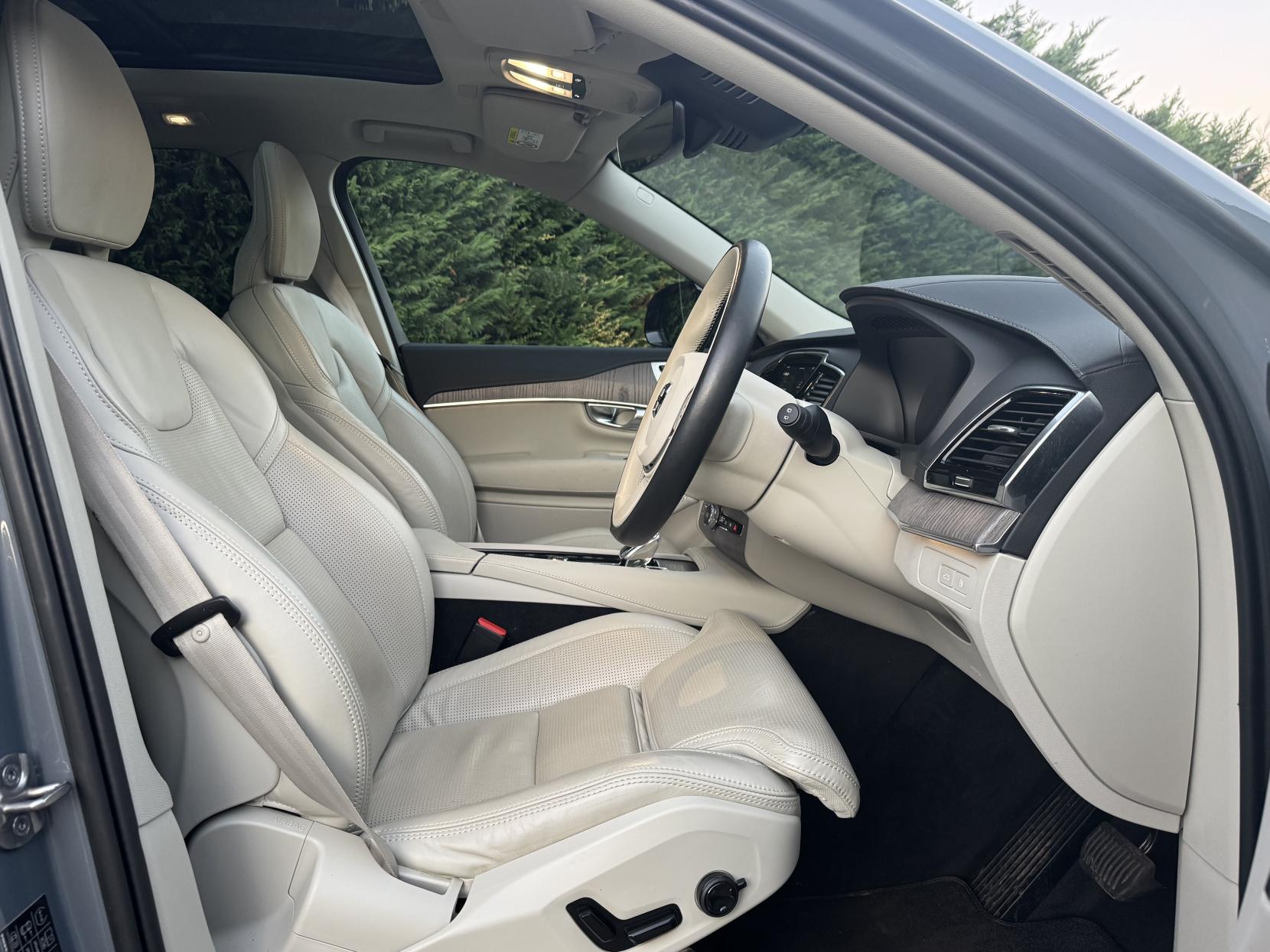 Volvo XC90 2.0h T8 Recharge 18.8kWh Ultimate Dark SUV 5dr Petrol Plug-in Hybrid Auto 4WD Euro 6 (s/s) (455 ps)