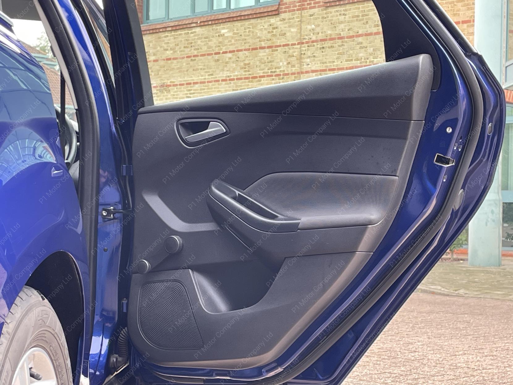 Ford Focus 1.6 Zetec Estate 5dr Petrol Powershift Euro 5 (125 ps)