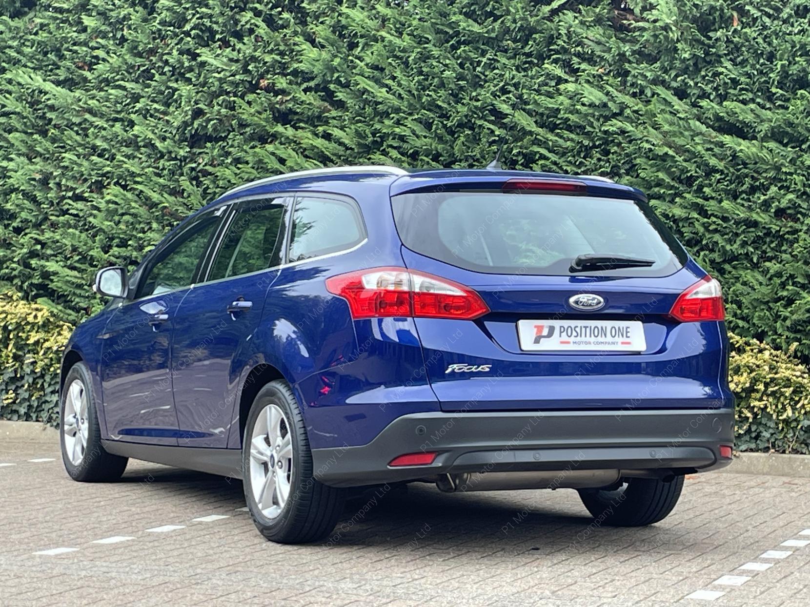 Ford Focus 1.6 Zetec Estate 5dr Petrol Powershift Euro 5 (125 ps)