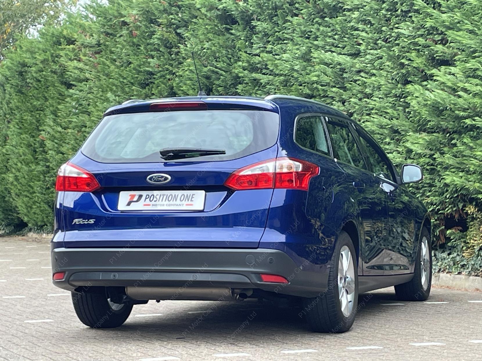 Ford Focus 1.6 Zetec Estate 5dr Petrol Powershift Euro 5 (125 ps)