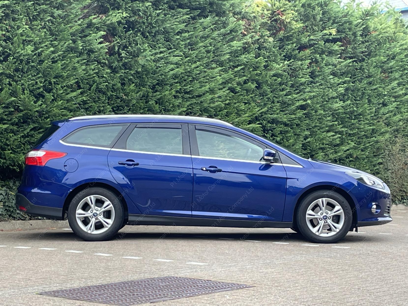 Ford Focus 1.6 Zetec Estate 5dr Petrol Powershift Euro 5 (125 ps)