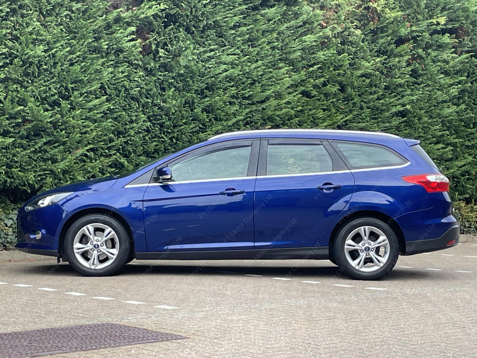 Ford Focus 1.6 Zetec Estate 5dr Petrol Powershift Euro 5 (125 ps)