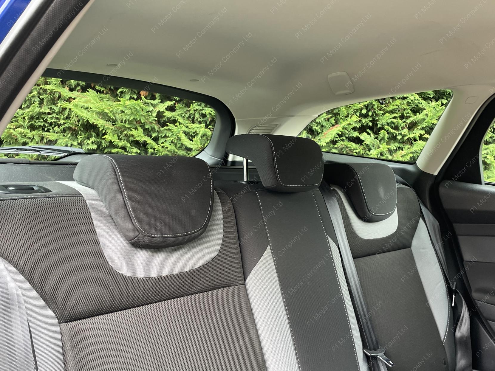 Ford Focus 1.6 Zetec Estate 5dr Petrol Powershift Euro 5 (125 ps)