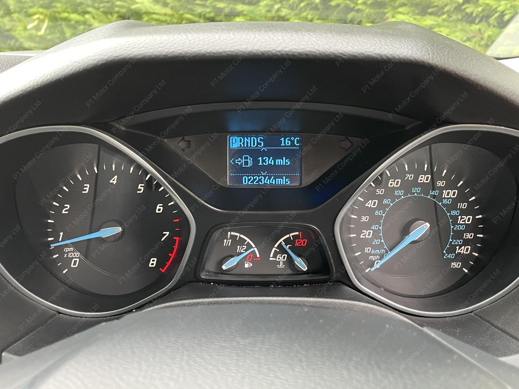 Ford Focus 1.6 Zetec Estate 5dr Petrol Powershift Euro 5 (125 ps)