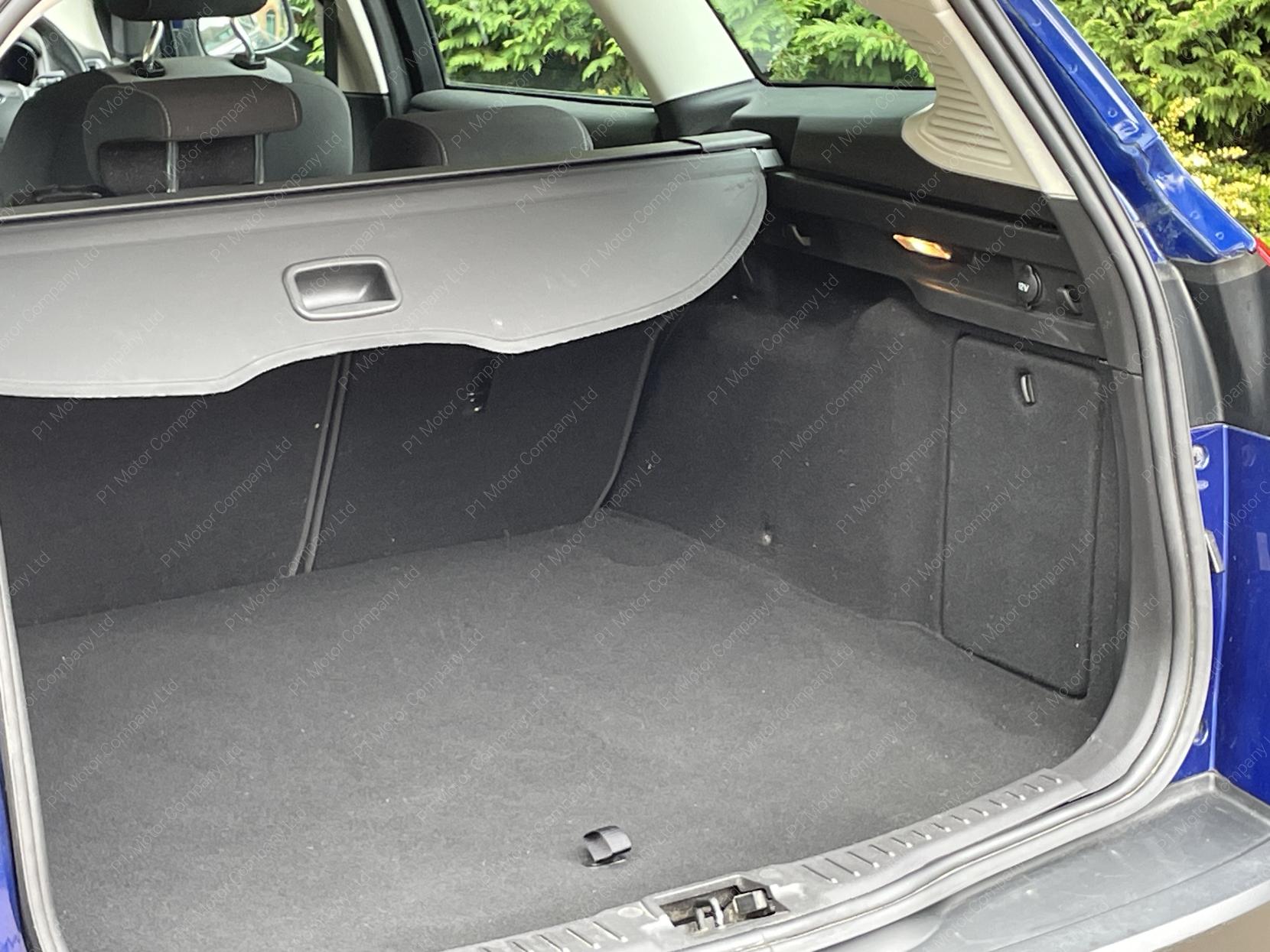 Ford Focus 1.6 Zetec Estate 5dr Petrol Powershift Euro 5 (125 ps)