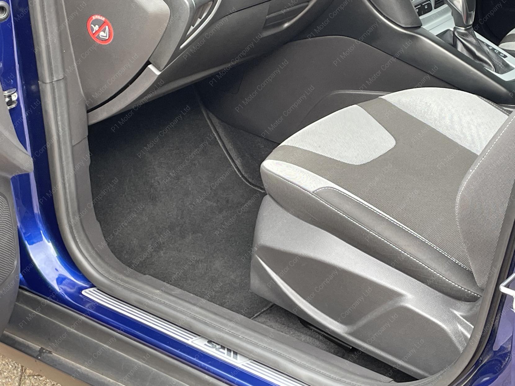 Ford Focus 1.6 Zetec Estate 5dr Petrol Powershift Euro 5 (125 ps)