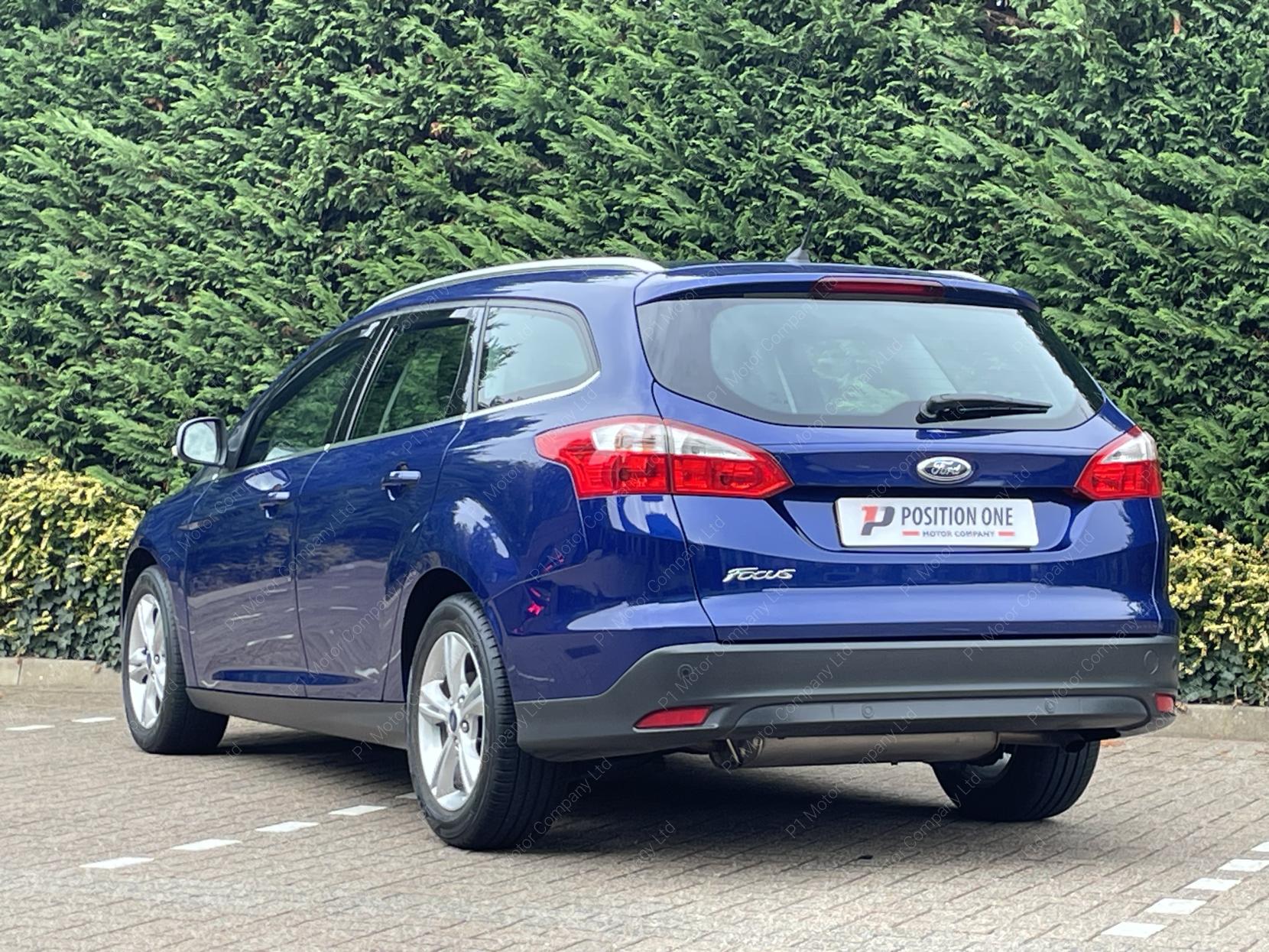 Ford Focus 1.6 Zetec Estate 5dr Petrol Powershift Euro 5 (125 ps)