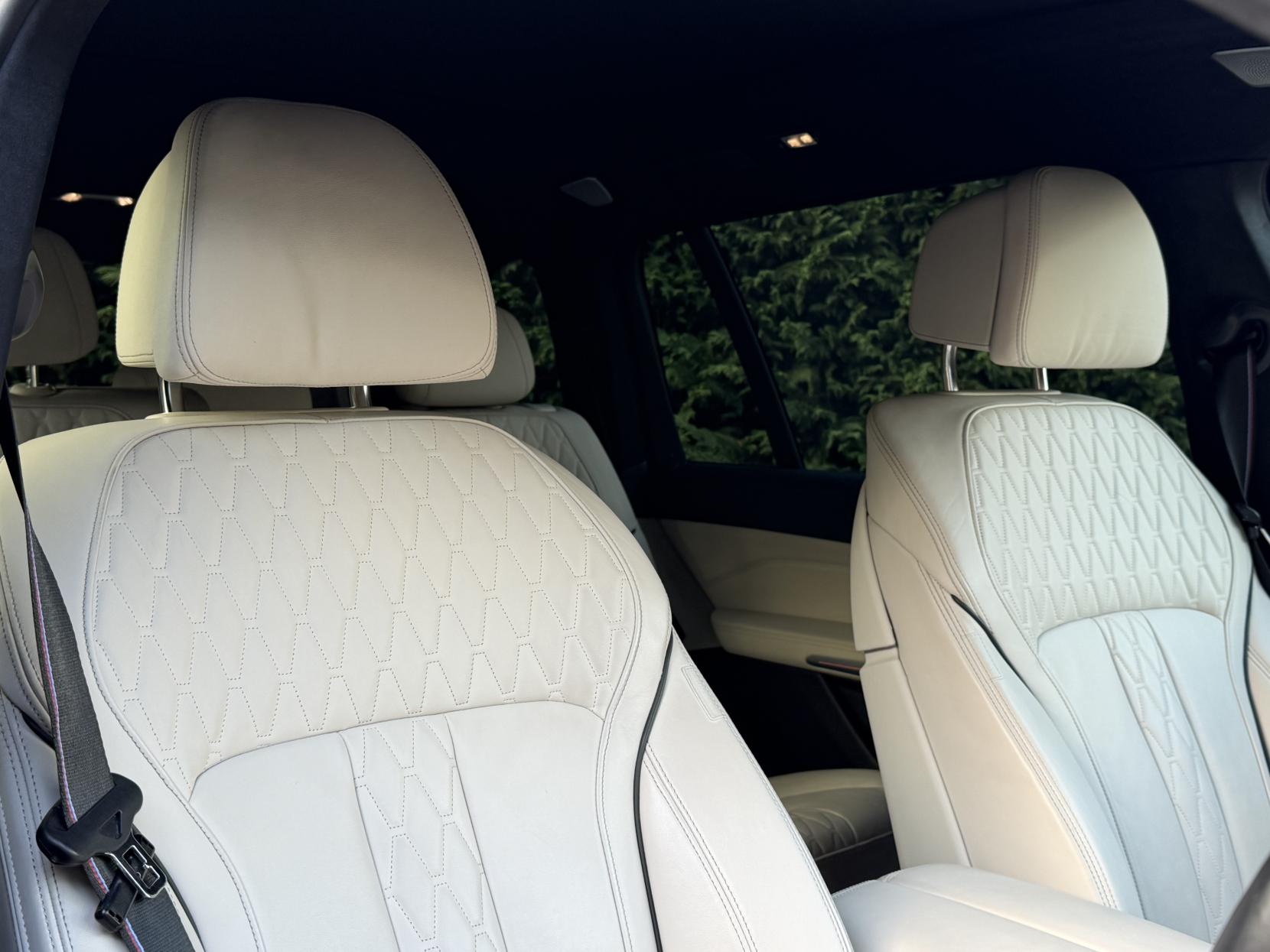 BMW X7 3.0 40d MHT M Sport SUV 5dr Diesel Hybrid Auto xDrive Euro 6 (s/s) (352 ps)