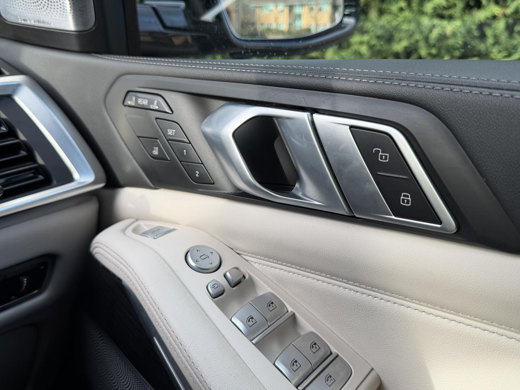 BMW X7 3.0 40d MHT M Sport SUV 5dr Diesel Hybrid Auto xDrive Euro 6 (s/s) (352 ps)