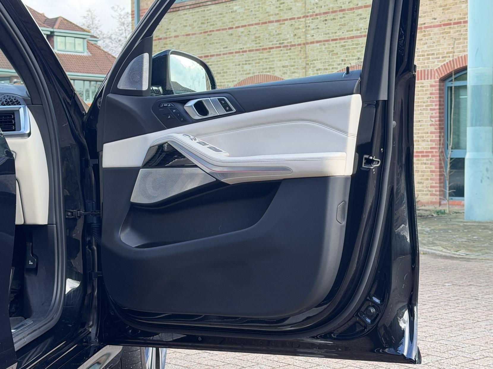 BMW X7 3.0 40d MHT M Sport SUV 5dr Diesel Hybrid Auto xDrive Euro 6 (s/s) (352 ps)