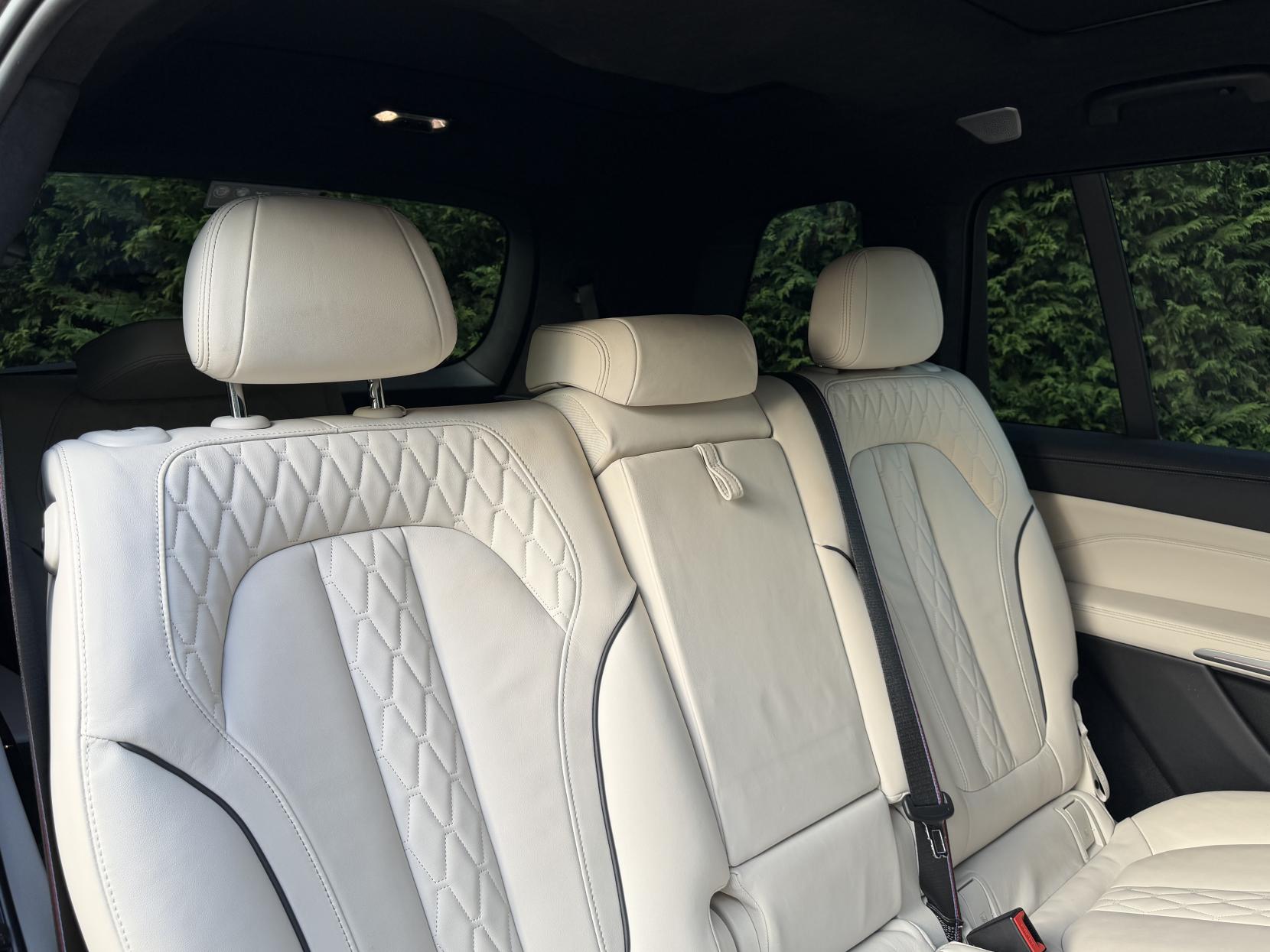 BMW X7 3.0 40d MHT M Sport SUV 5dr Diesel Hybrid Auto xDrive Euro 6 (s/s) (352 ps)